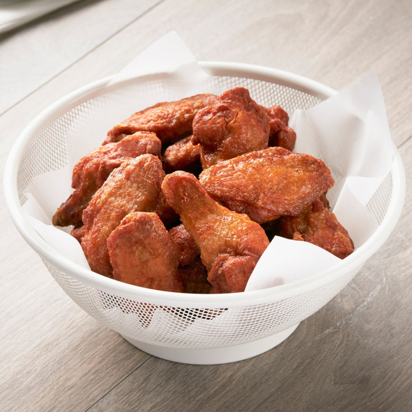 Cooked spicy chicken wings